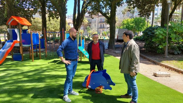 El Concello de Pontevedra renueva el parque infantil de las Palmeras
