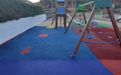 El Concello de Cerdedo-Cotobade inicia en Quireza una campaña de renovación de parques infantiles